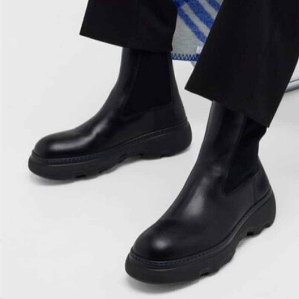 BURBERRY Black Leather Creeper Chelsea Boots - Picture 3 of 16